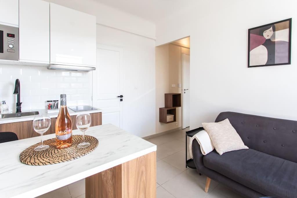L33 2p Jean Medecin Centrale/ 2 Balcony & Ac * Nizza